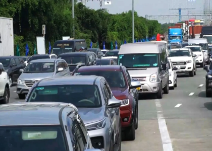 Ùn Tắc Nhiều Giờ Từ Nút Giao An Phú Lên Cao Tốc TP.HCM - Dầu Giây